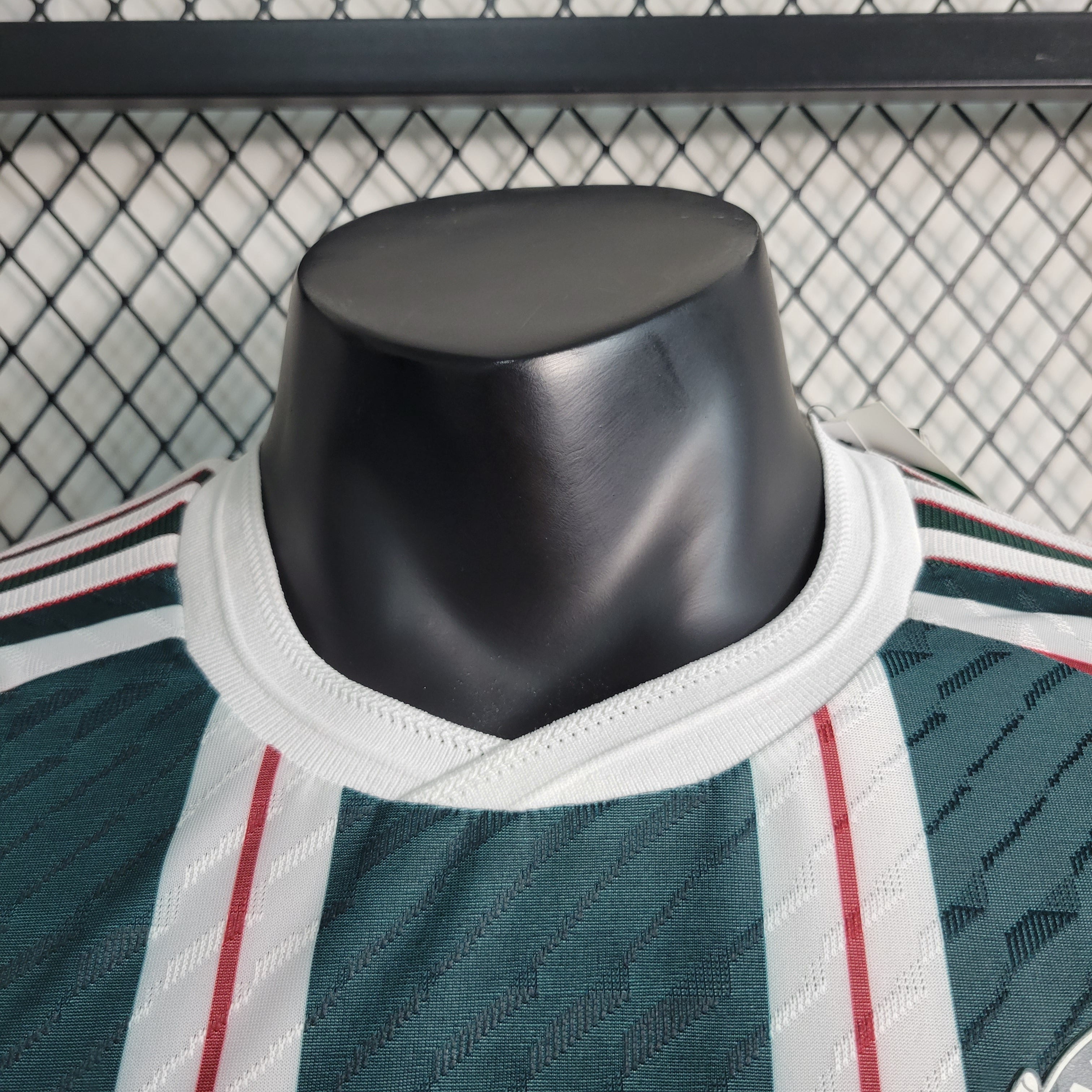 Manchester United Away 23/24 - Versão Jogador - Game Day