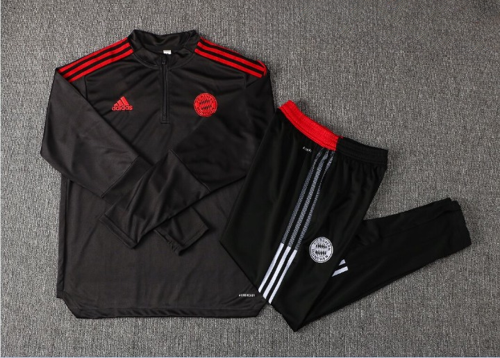 Bayern Munich 23/24 - Tracksuit - 1/2 Zip